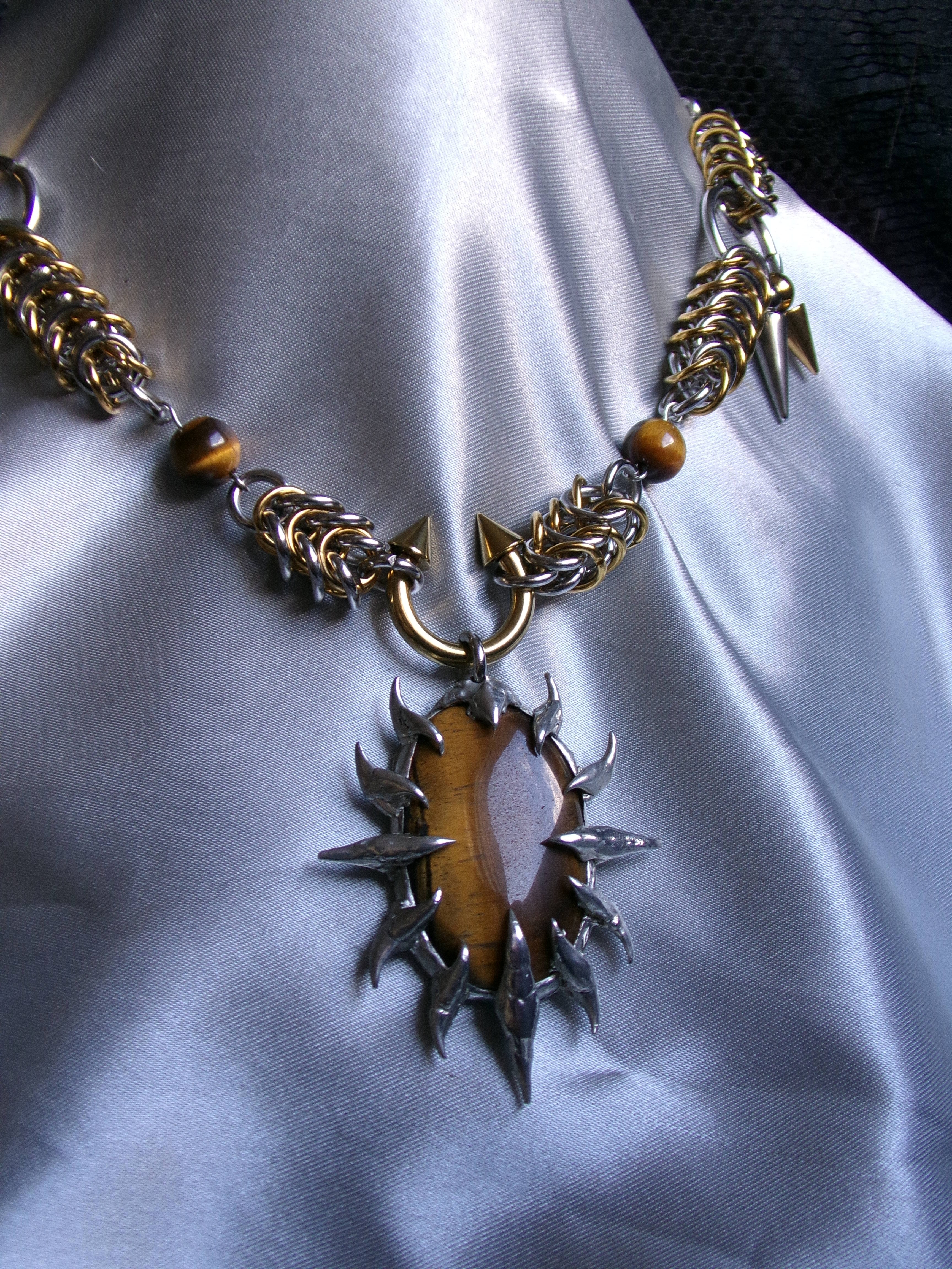 Collier oeil de tigre bicolore